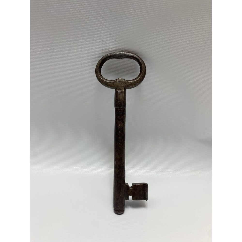 Vintage 6.5" Antique Iron Skeleton Key Hand Made Jailer Door Decor 5.9 oz